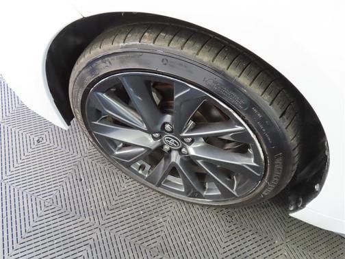 White 2024 Toyota Corolla SE