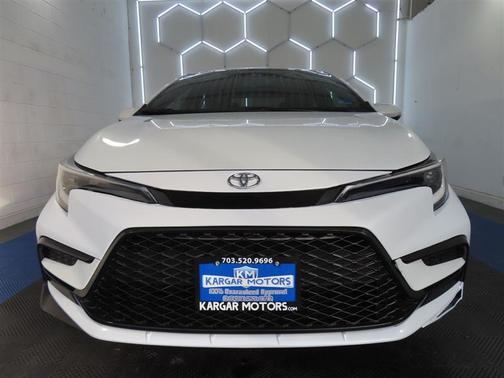 White 2024 Toyota Corolla SE