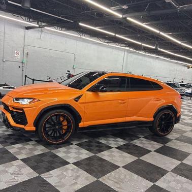 Silver 2021 Lamborghini Urus HARD TO FIND THIS COLOR