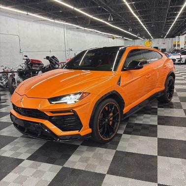 Silver 2021 Lamborghini Urus HARD TO FIND THIS COLOR