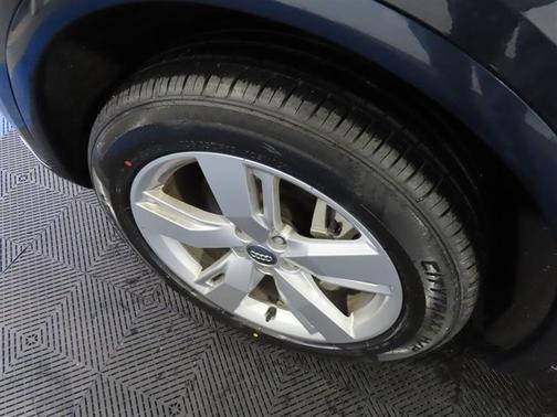 Moonlight Blue Metallic 2018 Audi Q5 2.0T Tech Premium