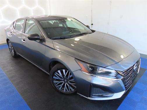 Gun Metallic 2025 Nissan Altima SV