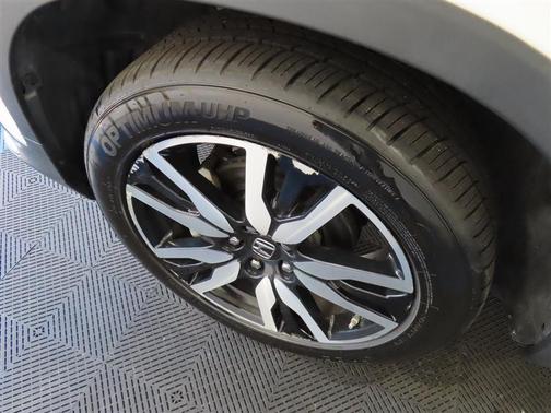 2022 Honda Pilot Touring 8-Passenger