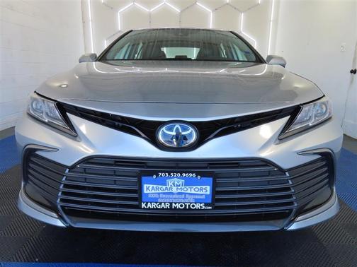 2022 Toyota Camry Hybrid LE