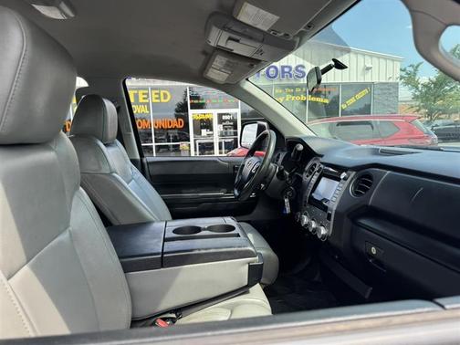 Black 2017 Toyota Tundra SR5