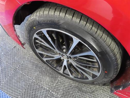 Red 2022 Toyota Camry SE