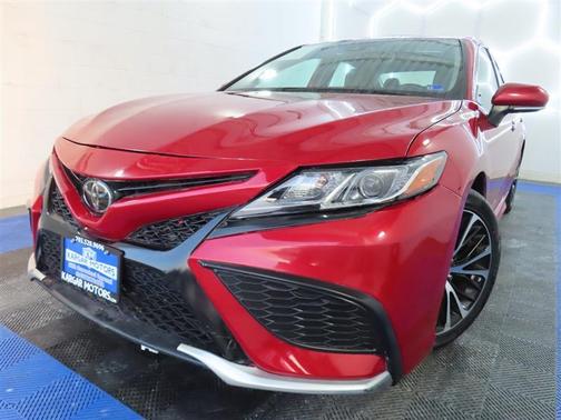 Red 2022 Toyota Camry SE