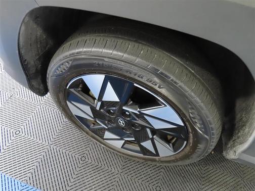Black 2024 Hyundai KONA SEL