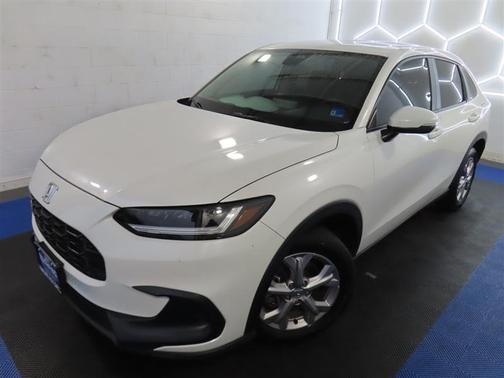 White 2024 Honda HR-V LX