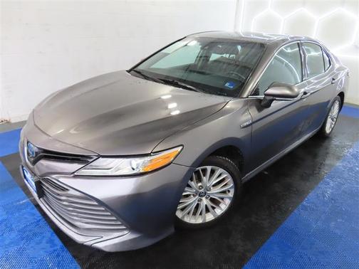 2020 Toyota Camry Hybrid XLE