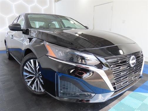 Black 2025 Nissan Altima SV