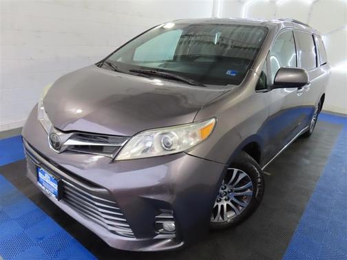 2019 Toyota Sienna XLE