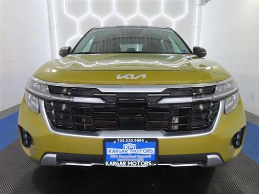 Green 2024 Kia Seltos SX