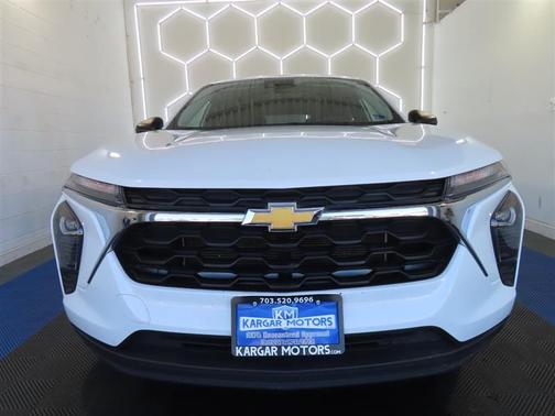 White 2024 Chevrolet Trax LS