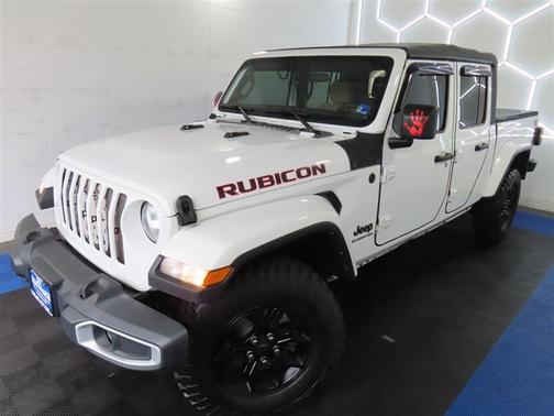 White 2022 Jeep Gladiator Sport