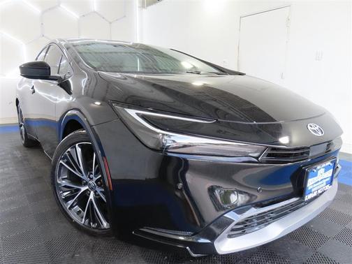 Black 2023 Toyota Prius XLE