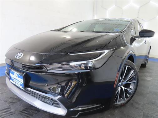 Black 2023 Toyota Prius XLE