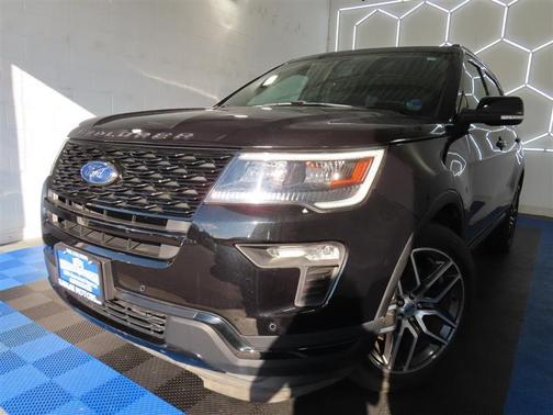 Black 2019 Ford Explorer sport