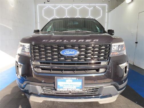 Black 2019 Ford Explorer sport