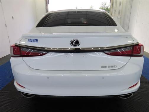 White 2022 Lexus ES 350 F Sport