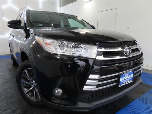 Black 2019 Toyota Highlander XLE
