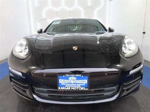 2016 Porsche Panamera Edition