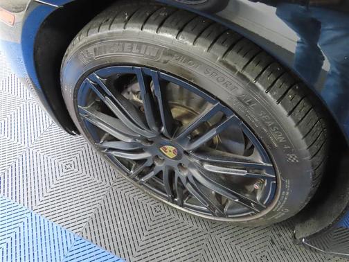 2016 Porsche Panamera Edition