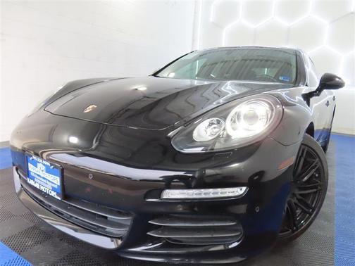 2016 Porsche Panamera Edition
