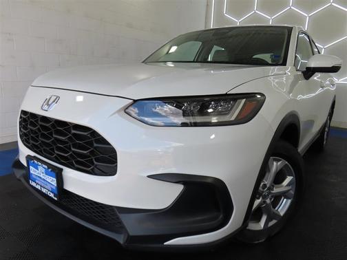 White 2024 Honda HR-V LX