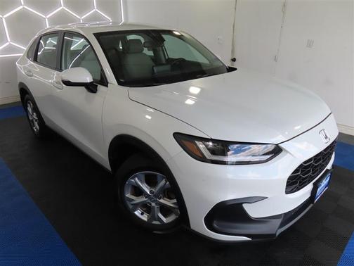 White 2024 Honda HR-V LX