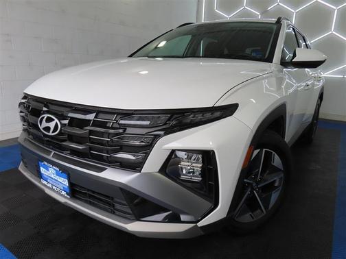 White 2025 Hyundai TUCSON SEL