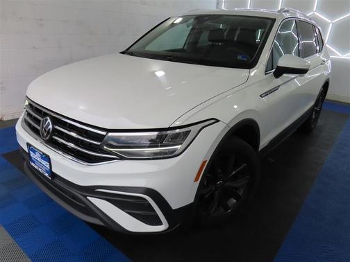 Pure White 2024 Volkswagen Tiguan 2.0T SE
