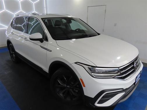 Pure White 2024 Volkswagen Tiguan 2.0T SE