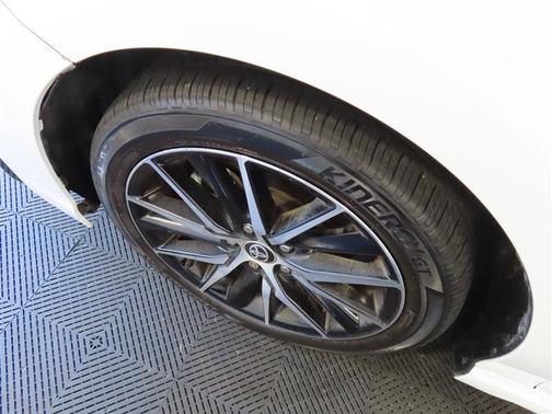 White 2024 Toyota Camry SE