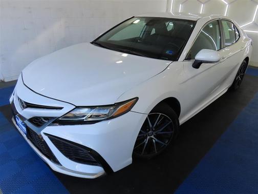 White 2024 Toyota Camry SE