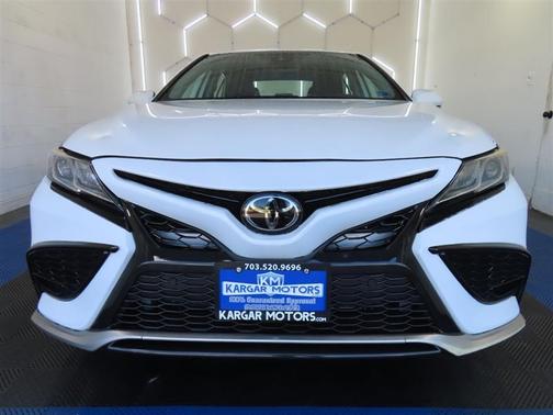 White 2024 Toyota Camry SE