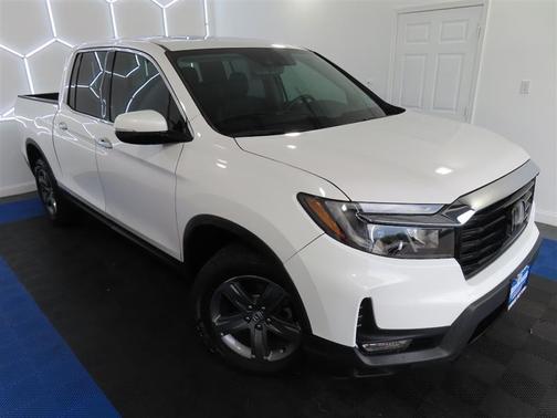 White 2023 Honda Ridgeline RTL-E