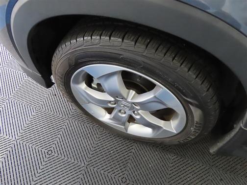 Gray 2022 Honda HR-V LX