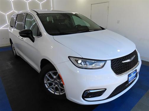 White 2024 Chrysler Pacifica Touring-L