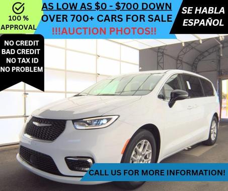 White 2024 Chrysler Pacifica Touring-L