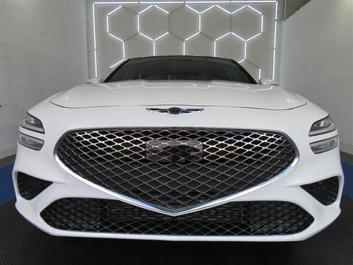 2022 Genesis G70 2.0T