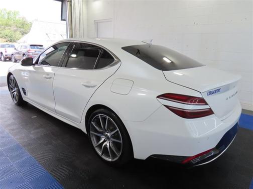 2022 Genesis G70 2.0T