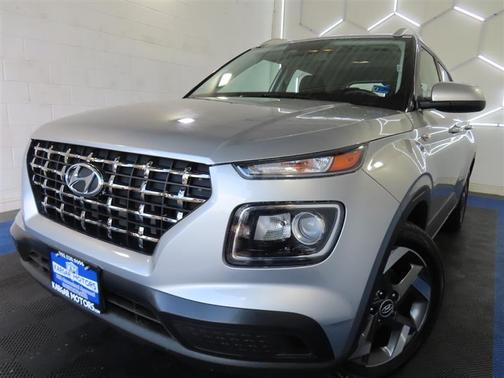 Silver 2025 Hyundai VENUE SEL
