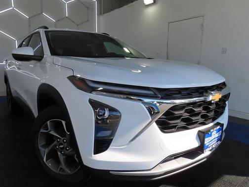 White 2025 Chevrolet Trax LT