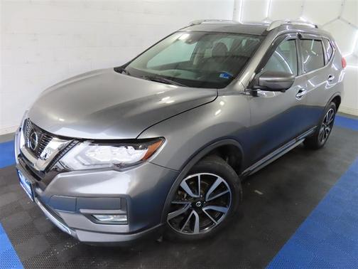 Gun Metallic 2017 Nissan Rogue SL