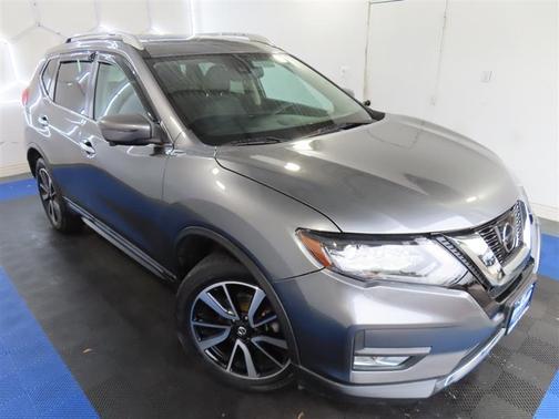 Gun Metallic 2017 Nissan Rogue SL