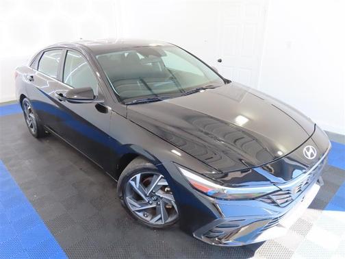 Black 2024 Hyundai ELANTRA SEL