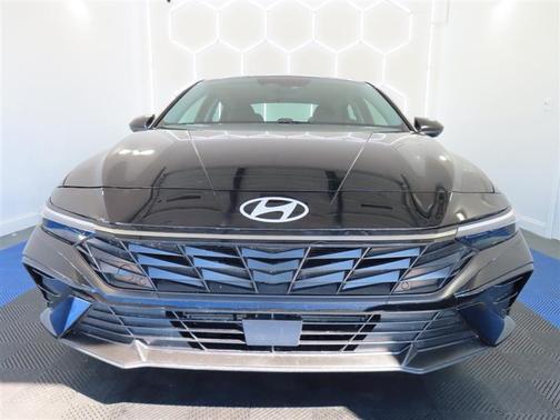 Black 2024 Hyundai ELANTRA SEL