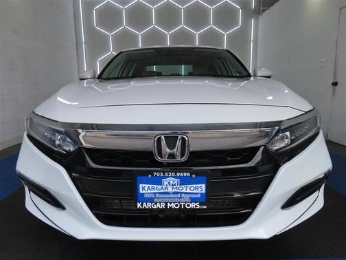 White 2018 Honda Accord EX