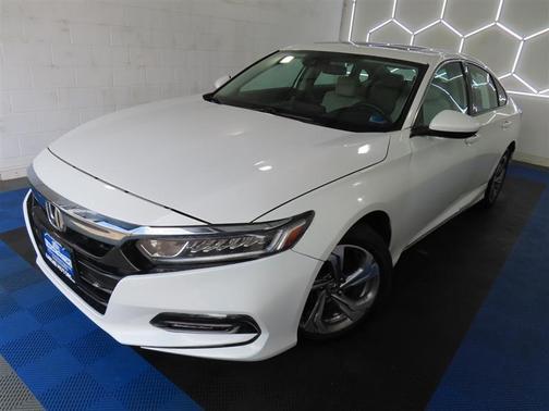 White 2018 Honda Accord EX